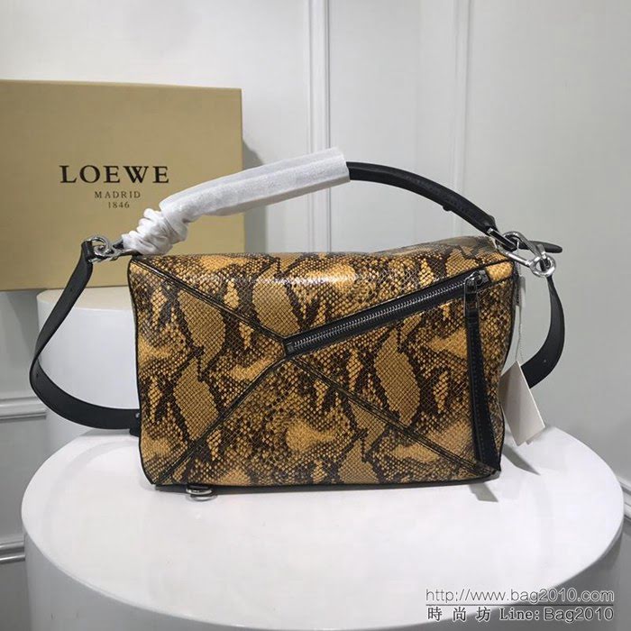 LOEWE羅意威 蛇紋 原單品質 火遍全世界熱銷款 puzzle bag 手提肩背包 6605  jdl1063